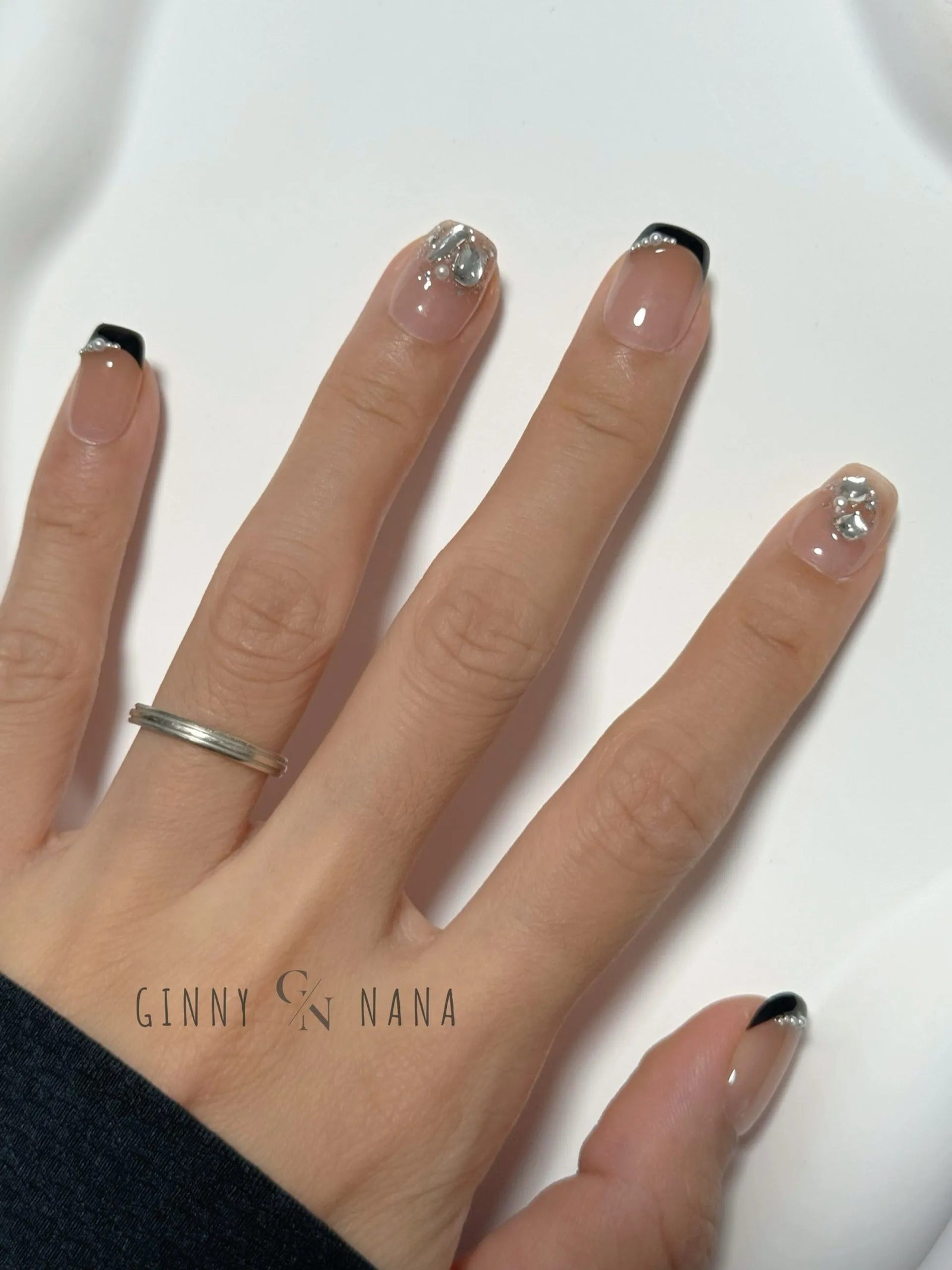 facetune_04-09-2024-22-51-25