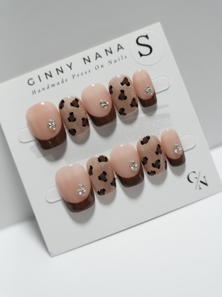 Coffee Leopard French Tip